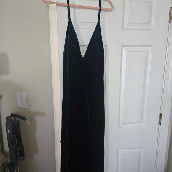 NWT: Fashion Nova Galant Velvet Dress - Picture 1 of 3